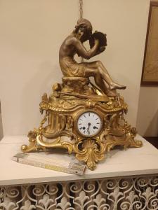 Orologio parigina in bronzo dorato cm. 48 x 48
